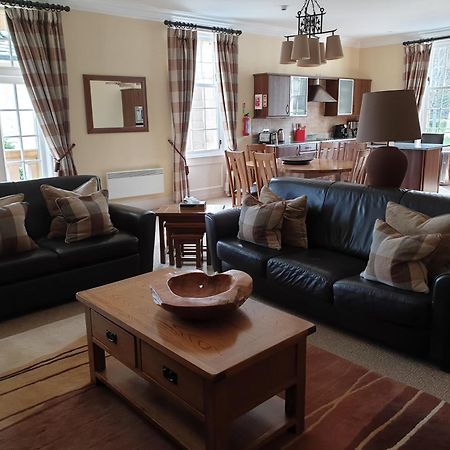 카메론 하우스 온 로흐 로몬드 호텔 알렉산드리아 외부 사진 The interior of a typical apartment at the hotel